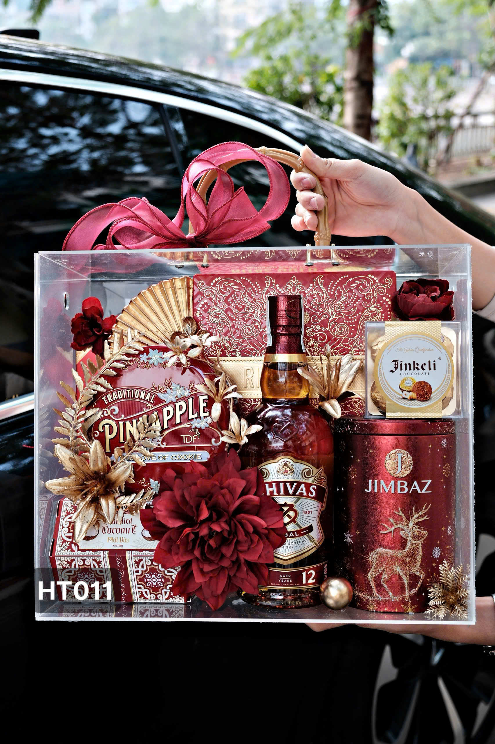 Hàng Tết lên kệ sớm: Nguồn cung dồi dào, giá ra sao?